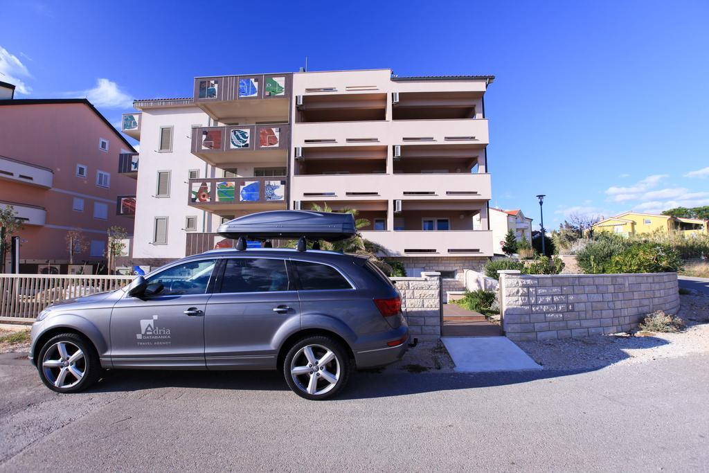 Apartments Miroslav Povljana Luaran gambar