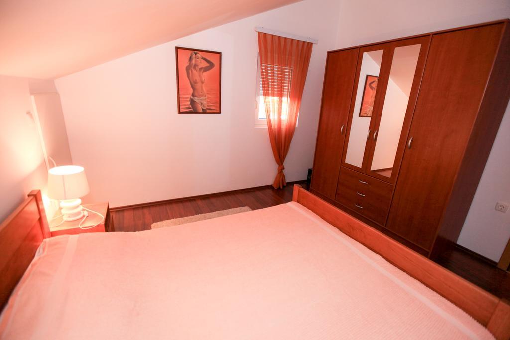 Apartments Miroslav Povljana Luaran gambar