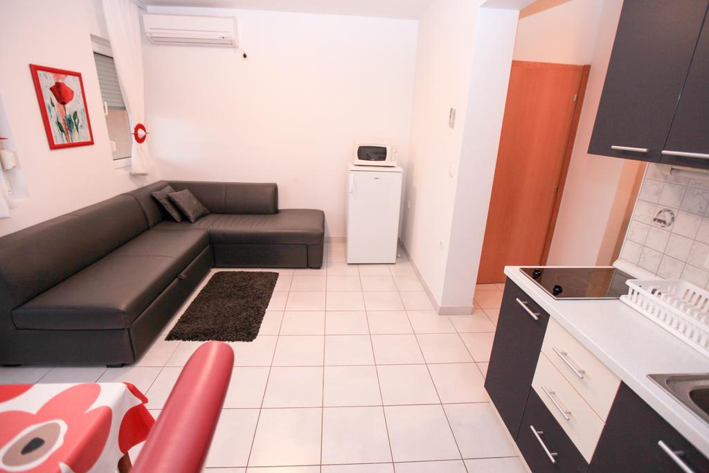 Apartments Miroslav Povljana Luaran gambar