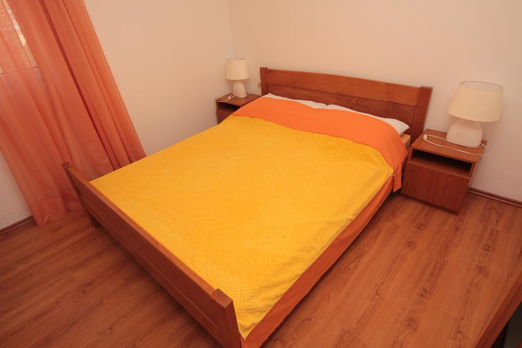 Apartments Miroslav Povljana Luaran gambar