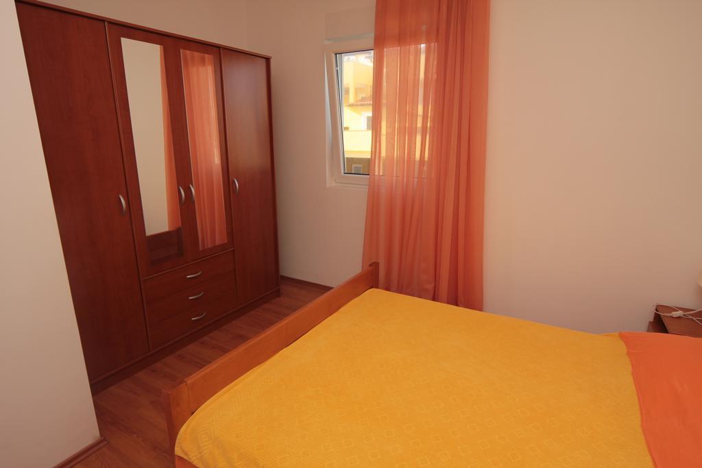 Apartments Miroslav Povljana Luaran gambar